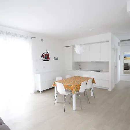 Sunrise Apartament *